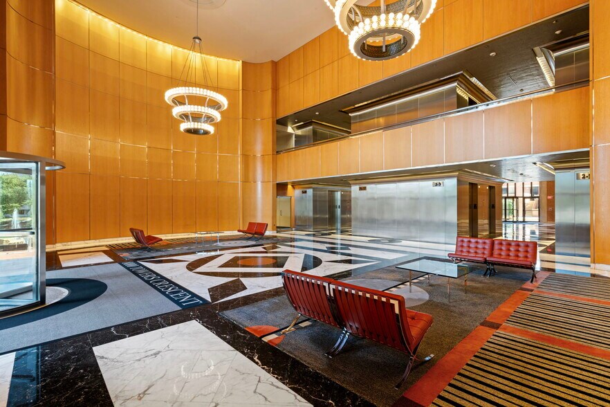 More Photos Of 8000 Towers Crescent Dr, Vienna Office For Lease