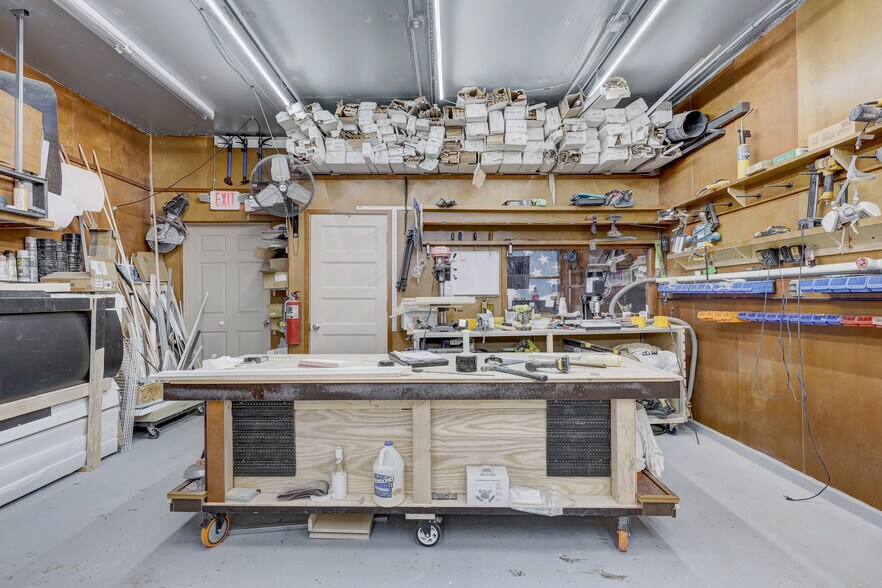 More Photos Of 24354 John R Rd, Hazel Park Flex For Sale