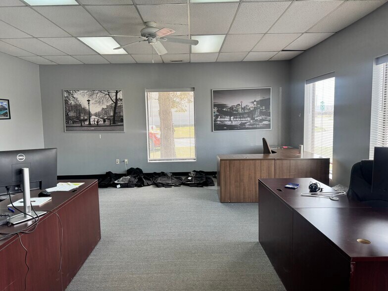 More Photos Of 4980 28th St SE, Calgary Warehouse For Sale