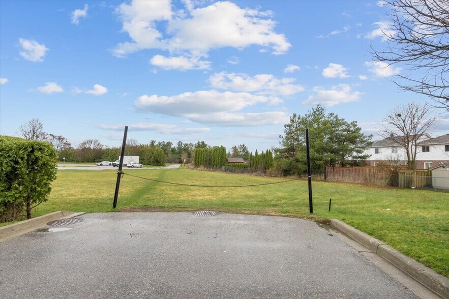 More Photos Of 21 Niagara Dr, Oshawa Land For Sale