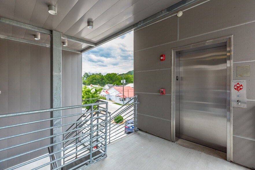 More Photos Of 419 N Market St, Chattanooga Medical For Lease