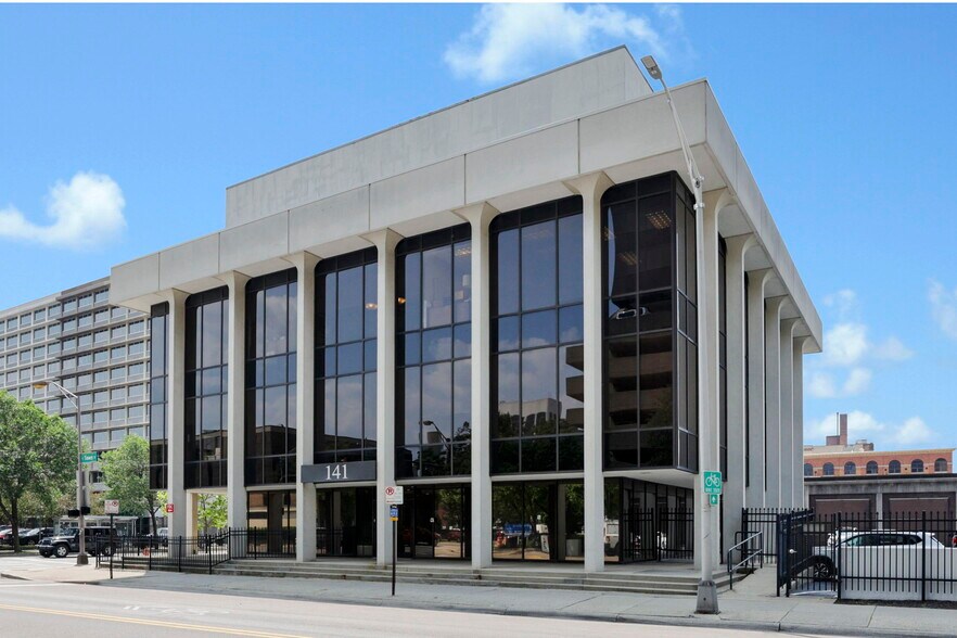 More Photos Of 141 E Town St, Columbus Office Residential For Lease