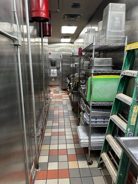 More Photos Of 3228 N Davidson St, Charlotte Restaurant For Lease