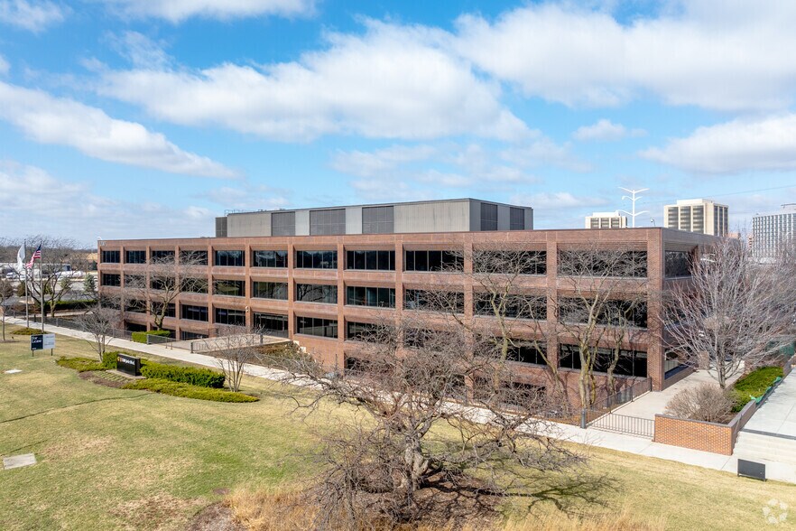 Primary Photo Of 1200 Jorie Blvd, Oak Brook Coworking Space