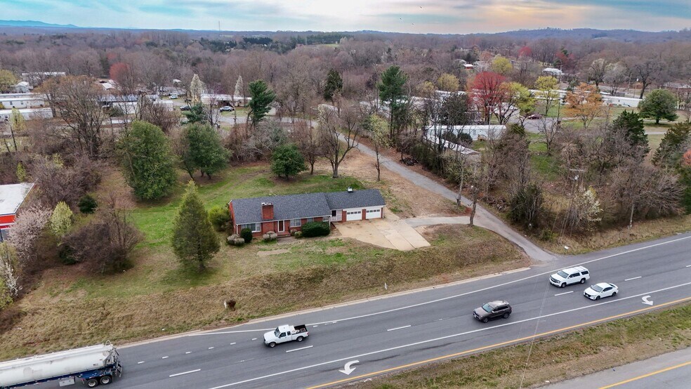 More Photos Of 1001 E Lynchburg Salem Tpke, Bedford Office For Sale