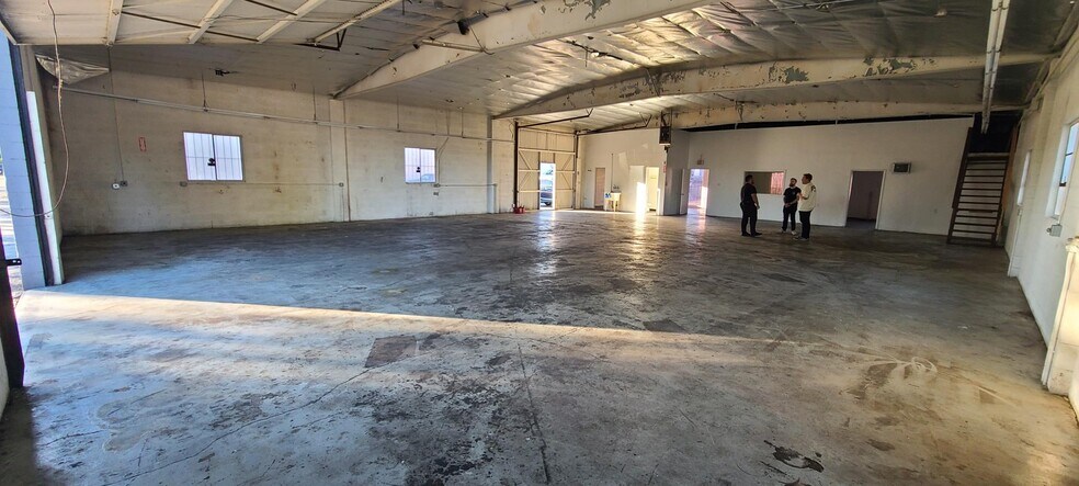 More Photos Of 936 W 9th St, Upland Warehouse For Lease