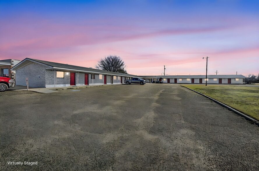 More Photos Of Falcon Motel, Stinnett Hotel For Sale