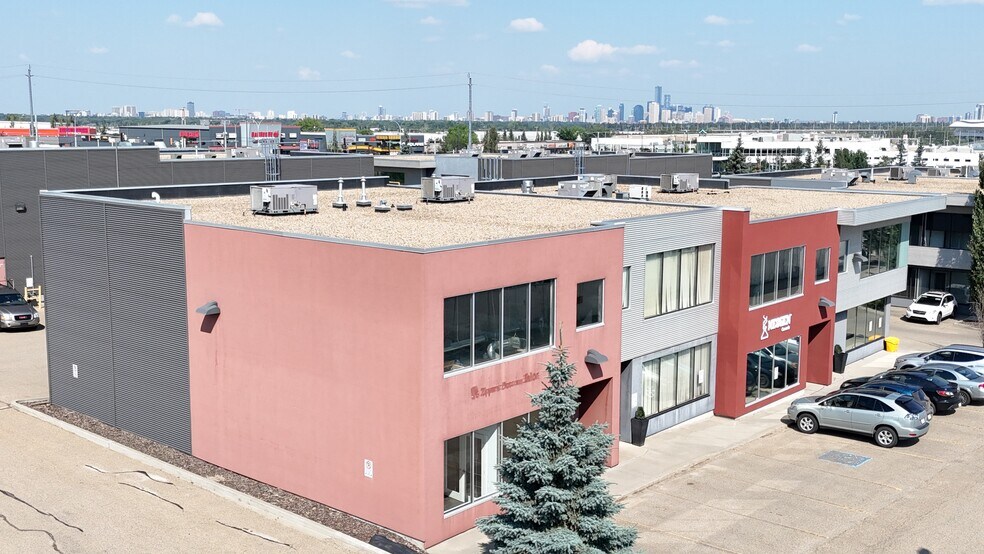 More Photos Of 7327 Roper Rd NW, Edmonton Flex For Lease