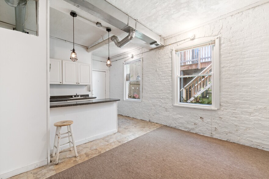 More Photos Of 1239 N Dearborn St, Chicago Apartments For Sale