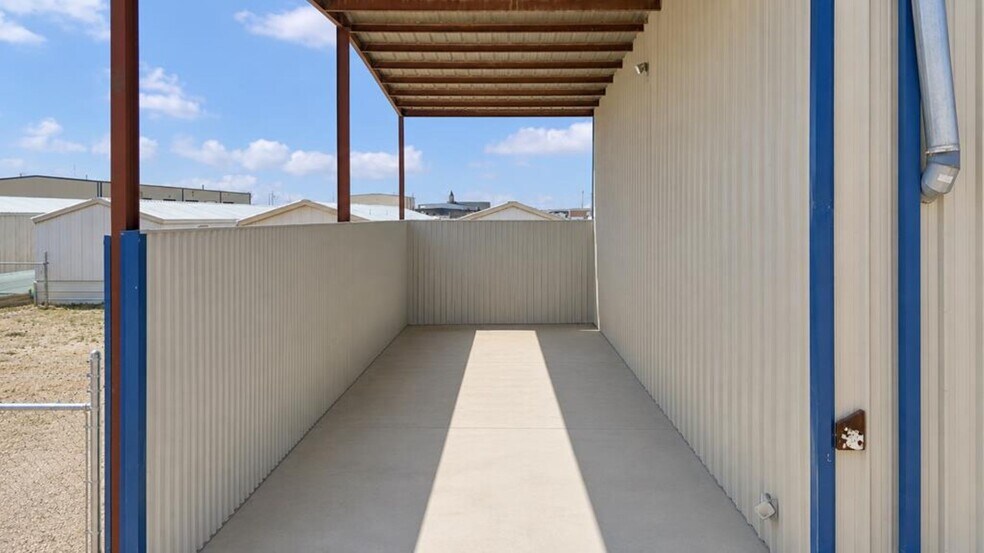 More Photos Of 10714 W County Road 72, Midland Warehouse For Lease
