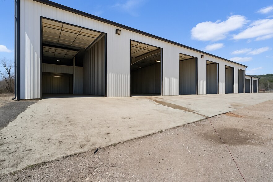 More Photos Of 2100 W Main St, Newcastle Flex For Sale