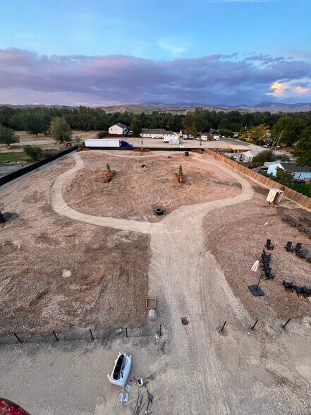 More Photos Of 413 Remington Street, Garden City Land For Lease