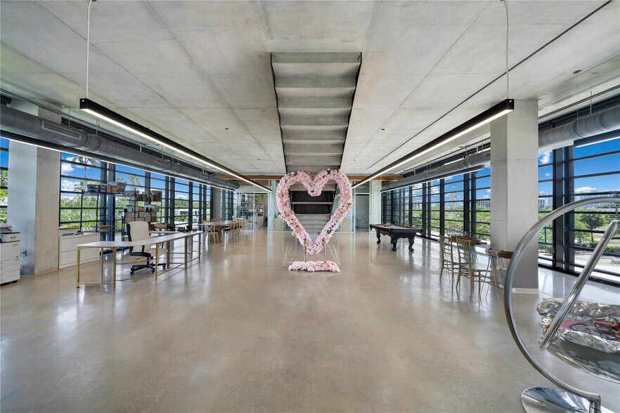 More Photos Of 528 NW 7th Ave, Miami Office For Sale