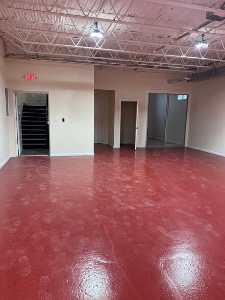 More Photos Of 36-50 Lakeville Rd, New Hyde Park Office For Lease