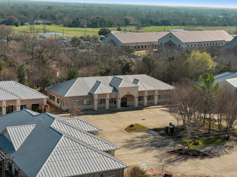 More Photos Of 2425 Earl Rudder Fwy S, College Station Office For Lease