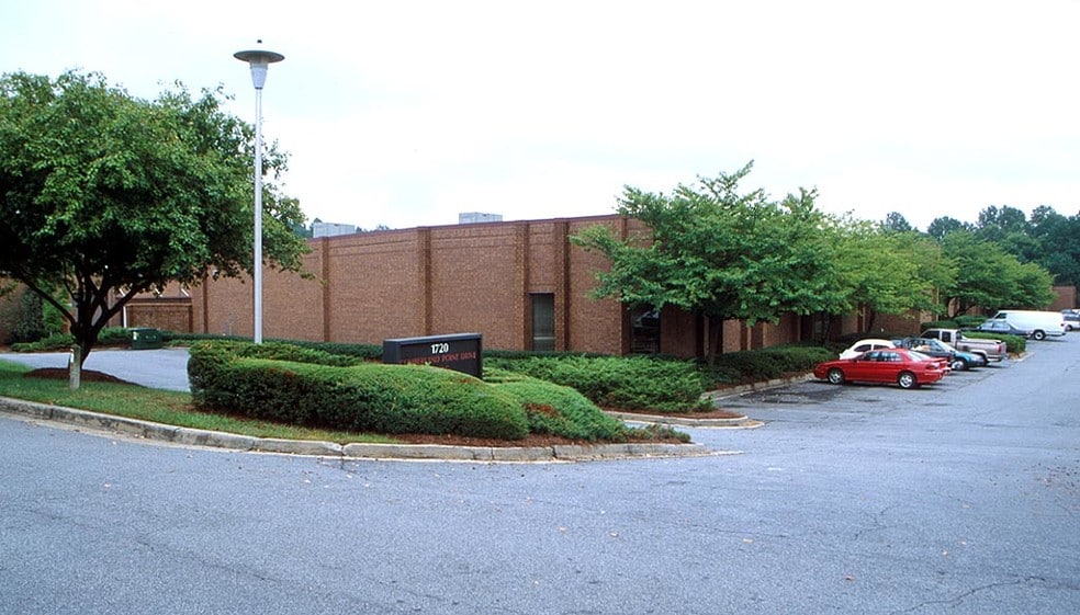More Photos Of 1720 Cumberland Point Dr SE, Marietta Warehouse For Lease