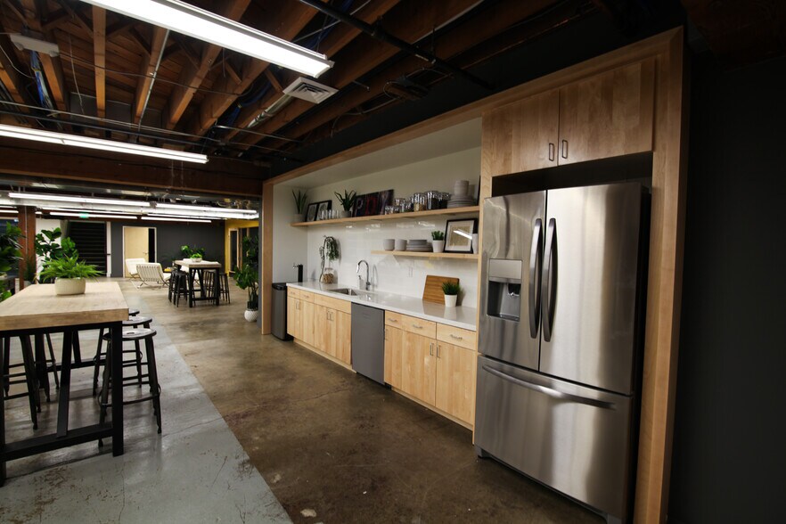 More Photos Of 1435 NW Northrup St, Portland Office For Lease