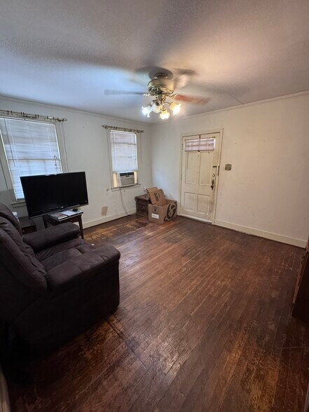 More Photos Of 304 Clearview Pky, Metairie Medical For Sale