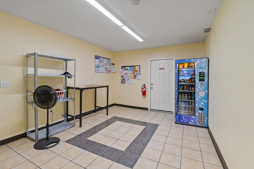 More Photos Of 1476-1480 State St, Schenectady Freestanding For Sale