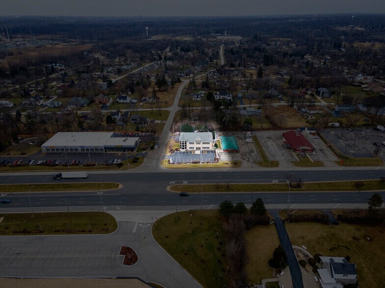 More Photos Of 739 North Ave, Glendale Heights Loft Creative Space For Sale