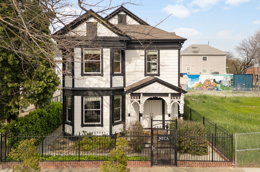 Primary Photo Of 1129 D St, Sacramento Office For Sale