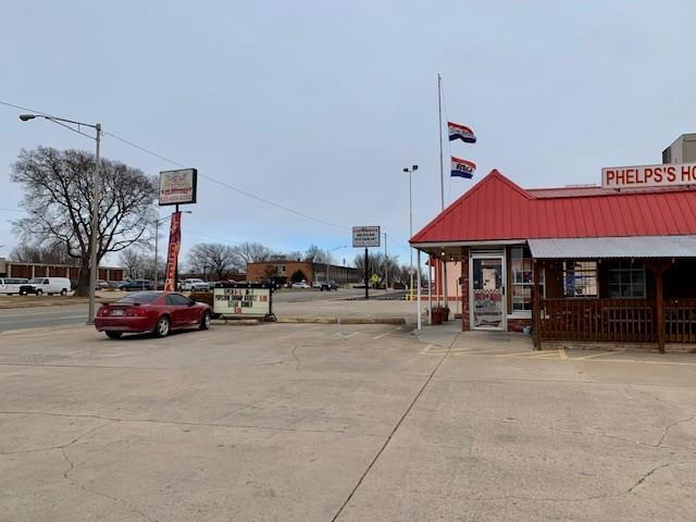More Photos Of 511 W 11th St, Coffeyville Freestanding For Lease