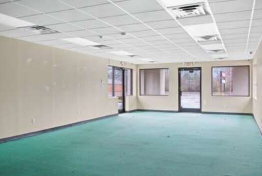 More Photos Of 809 N Main St, LaFayette General Retail For Sale