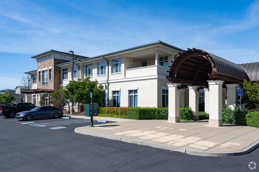 More Photos Of 166-176 Gateway Rd E, Napa Office For Lease