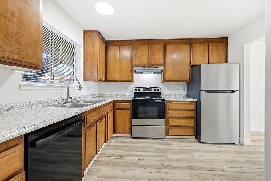 More Photos Of 1140 Melton Dr, Yuba City Multifamily For Sale