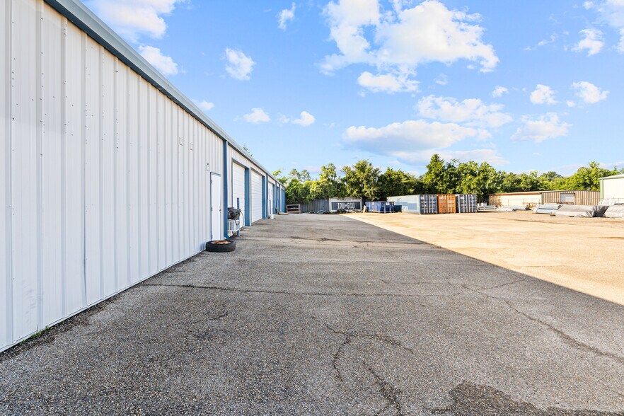 More Photos Of 3698 E Marshall Ave, Longview Warehouse For Lease