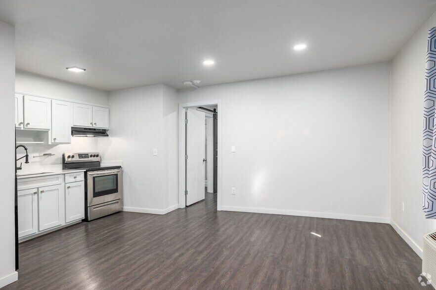 More Photos Of 516 NW 8th St, Oklahoma City Apartments For Sale
