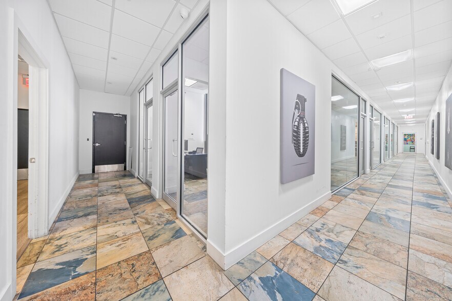 More Photos Of 2500 NW 39th St, Miami Light Distribution For Sale