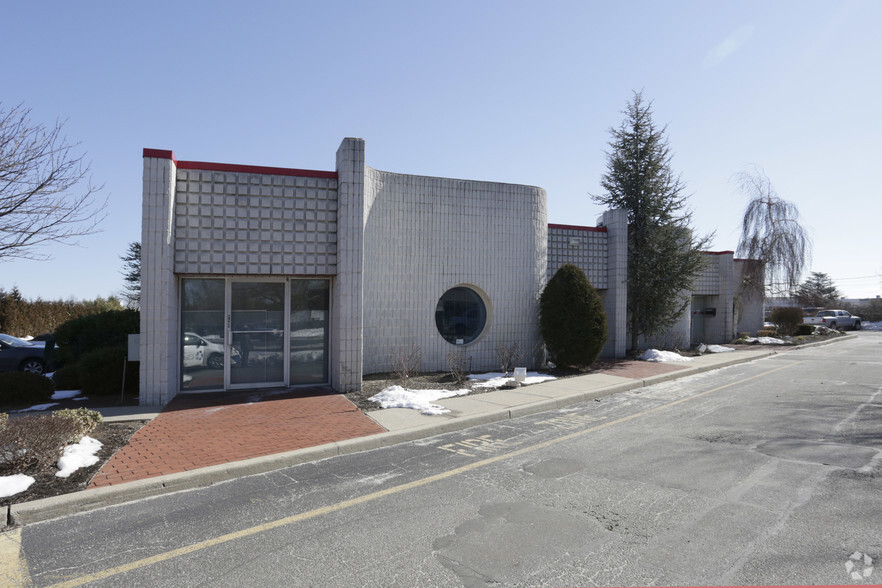 Primary Photo Of 1461 Lakeland Ave, Bohemia Office For Lease