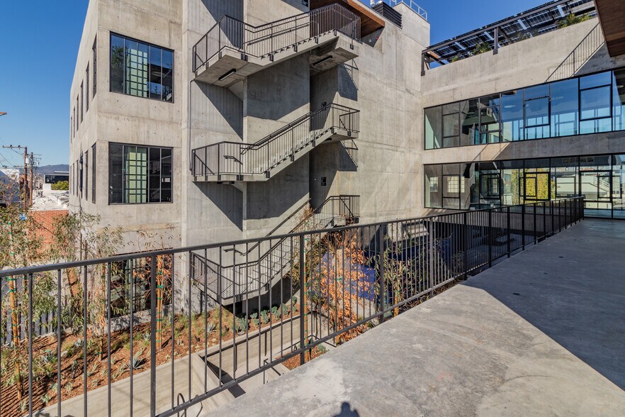 More Photos Of 1650 Euclid St, Santa Monica Office For Sale