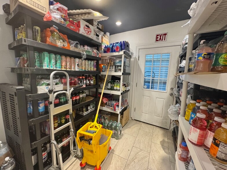 More Photos Of 322 Union Ave, Brooklyn General Retail For Sale