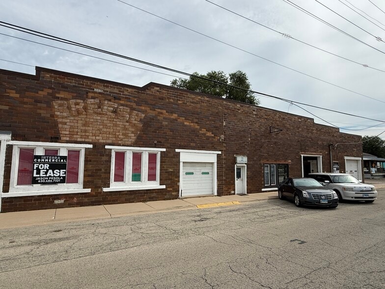 More Photos Of 121 E Hydraulic St, Yorkville Warehouse For Lease