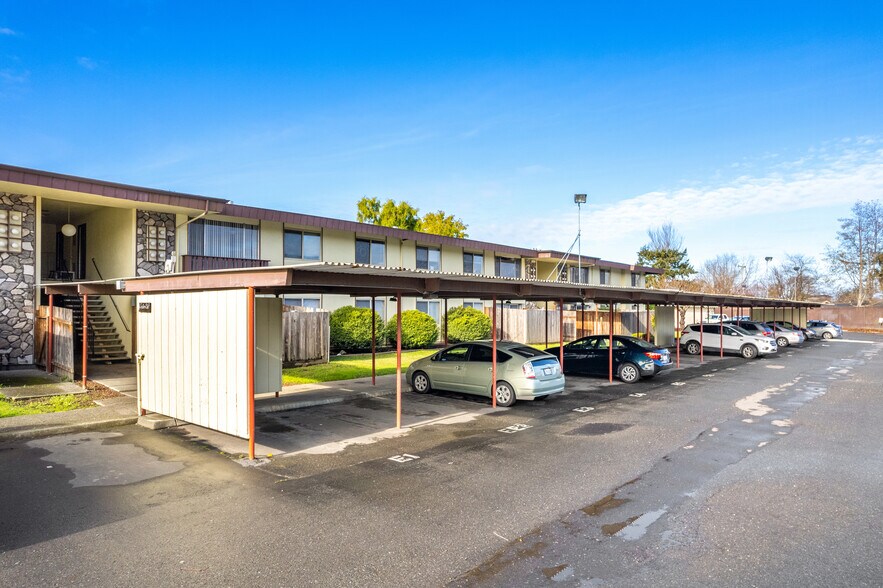 More Photos Of 2351 Westwood Ct, Arcata Apartments For Sale