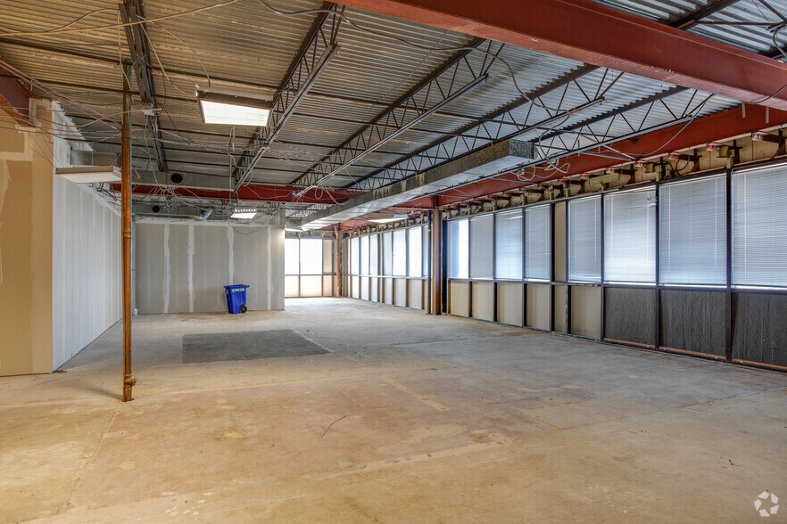 More Photos Of 8001 Roosevelt Blvd, Philadelphia Office For Sale