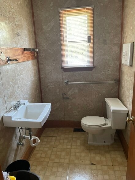 More Photos Of 1205 Masonic Dr, Shelby Religious Facility For Sale