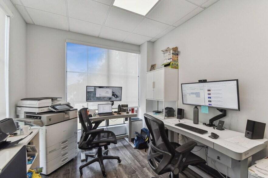 More Photos Of 1919-1925 E 6th Ave, Tampa Office For Sale