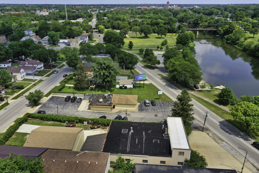 More Photos Of 835 S River St, Aurora Restaurant For Sale