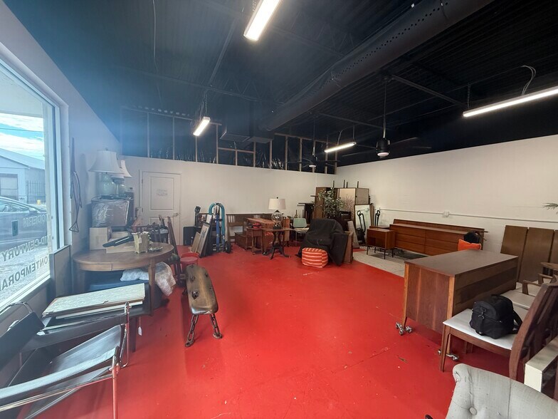 More Photos Of 520 E Venice Ave, Venice Storefront For Lease