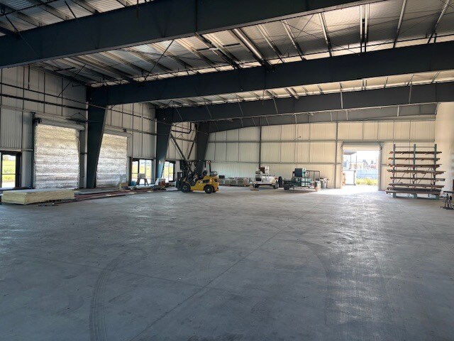 More Photos Of 1940 Airway Dr, Hollister Industrial For Lease