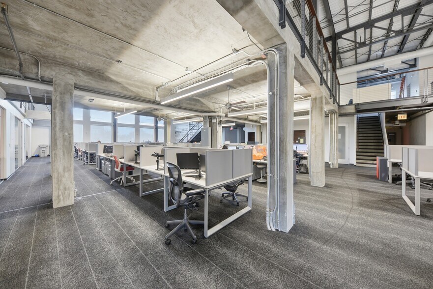 More Photos Of 301 N Main St, Bryan Office For Lease