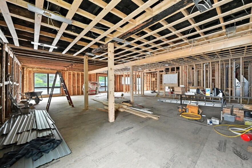 More Photos Of 370 Main St, Wilton Restaurant For Sale