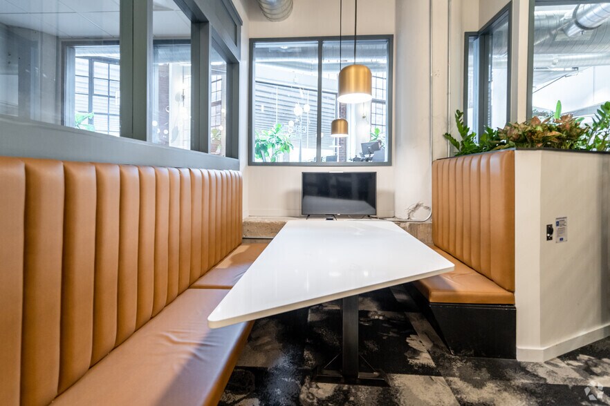 More Photos Of 603 Munger Ave, Dallas Office For Lease