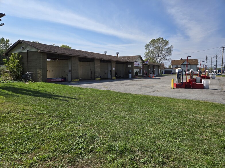 Primary Photo Of 2467 Clinton St, West Seneca Carwash For Sale