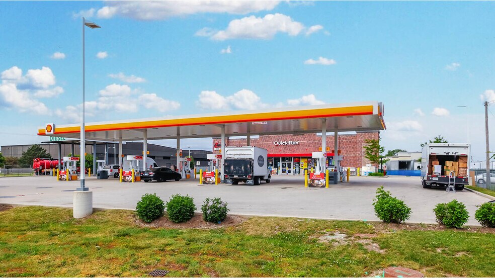 More Photos Of 1048 S Milwaukee Ave, Wheeling Service Station For Sale
