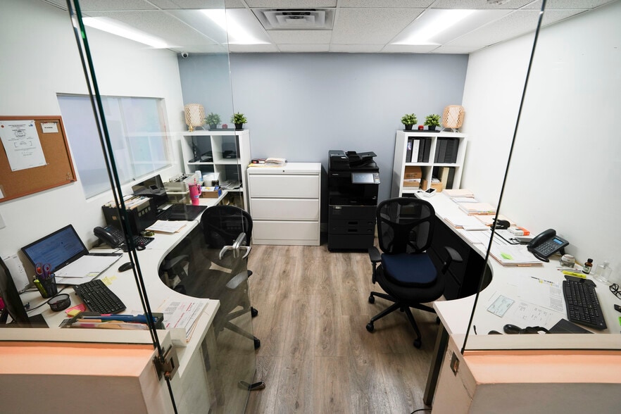 More Photos Of 7865 NW 46th St, Doral Warehouse For Lease