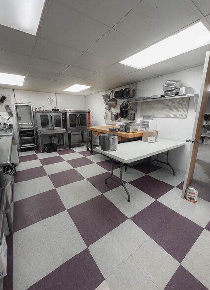 More Photos Of 205 Main St, Onalaska Specialty For Sale